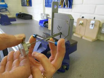 Logan Locksmith Shop Pittsburgh, PA 412-387-9474 - key-broke-in-lock